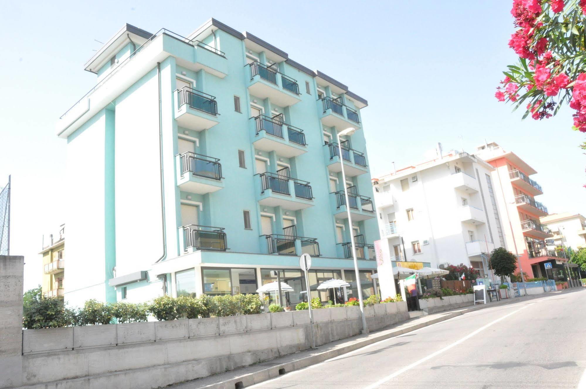 Acqua Marina Apart-hotel 3*